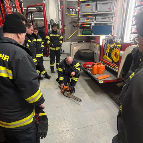 f5a90371-2651-4da6-84f6-07639a6329da