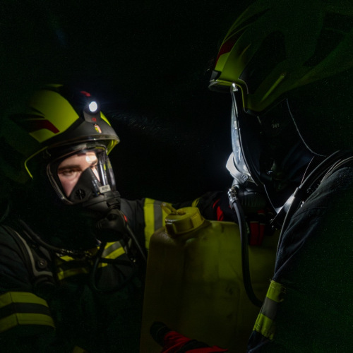 ee8c5b03-dbd4-43f5-be91-8a511542bdb8-1