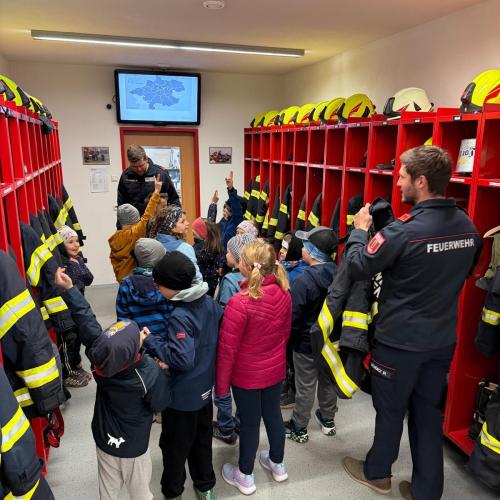 0b3d3ef3-8543-401a-93b4-32b7f757bc61